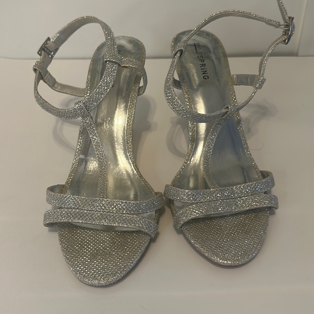 CALL IT SPRING SILVER HEEL ANKLE STRAP SANDALS SIZE 7. NO BOX